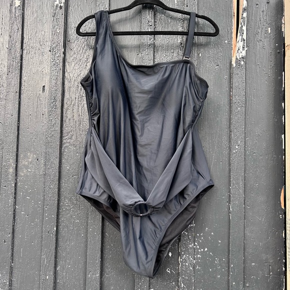 LYSA SWIMSUIT - Picture 1 of 12